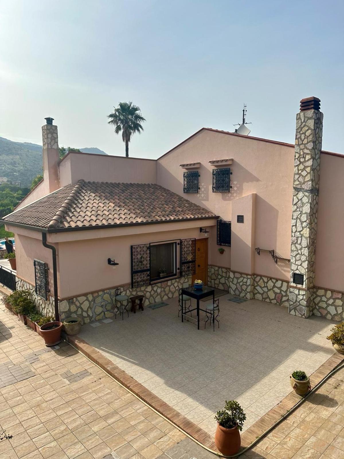 Inserra Deluxe Bed and breakfast